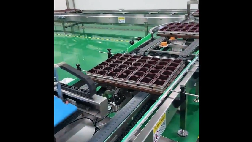 صواني مخبوزات لإنتاج الخبز