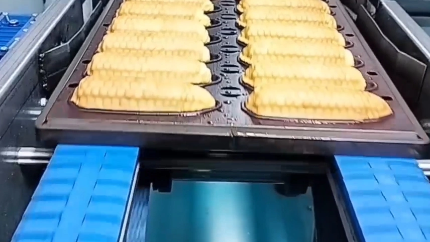 صينية خبز على شكل الذرة