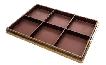 صينية قوالب خبز الخميرة الطازجة